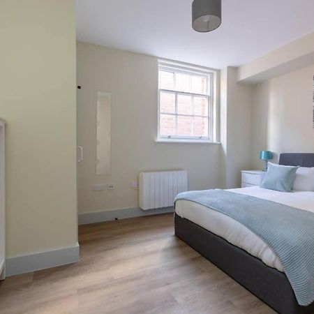 Hereford City Centre - Apartment 4, Isabella House - Modern Apartment In The Heart Of The City - Sleeps 4 Guests - Hosted By Rentmyhouse Kültér fotó