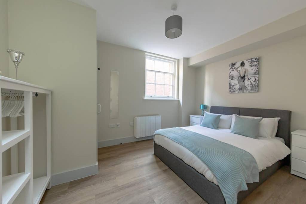 Hereford City Centre - Apartment 4, Isabella House - Modern Apartment In The Heart Of The City - Sleeps 4 Guests - Hosted By Rentmyhouse Kültér fotó