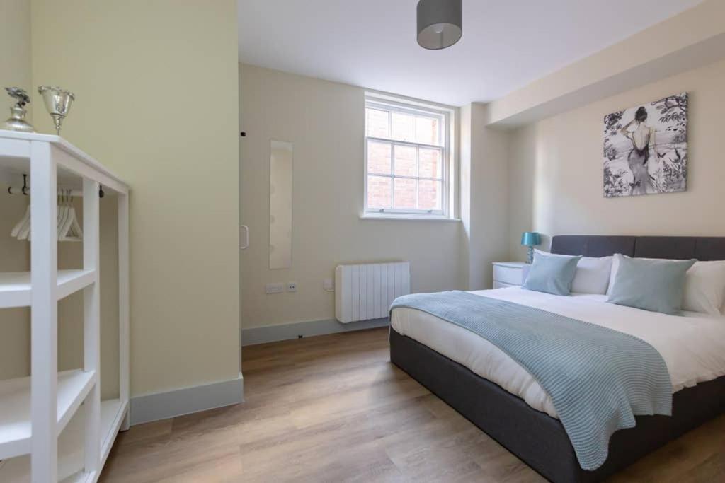 Hereford City Centre - Apartment 4, Isabella House - Modern Apartment In The Heart Of The City - Sleeps 4 Guests - Hosted By Rentmyhouse Kültér fotó